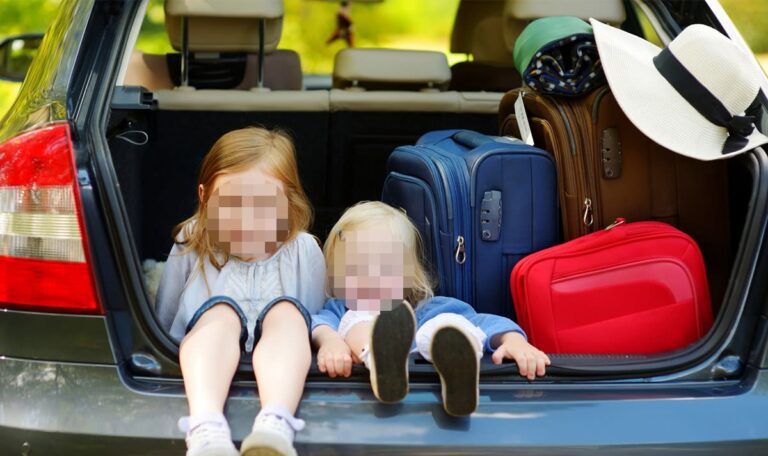 Kinder saßen zwischen Gepäck im Kofferraum – Familie auf Autobahn gestoppt