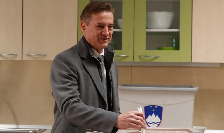 Parlamentswahl in Slowenien: Regierungspartei gewinnt knapp