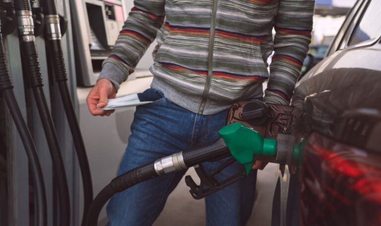 Benzin & Diesel werden wieder teurer – Ist Tanken bald Luxus?