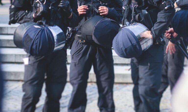 Waffenverbot ignoriert – Cobra stürmt Haus in Petzenkirchen