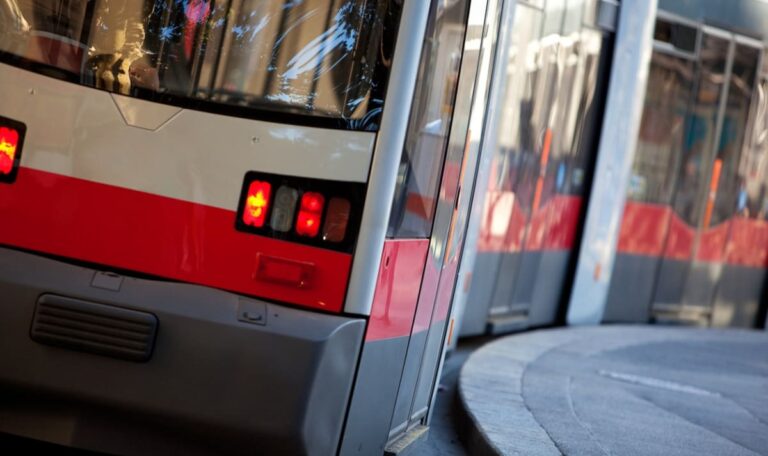 Rohrbruch legt Straßenbahnen in Wien lahm