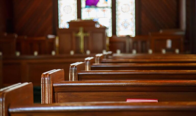Volksschüler sorgen für Brand in Kirche und Schule