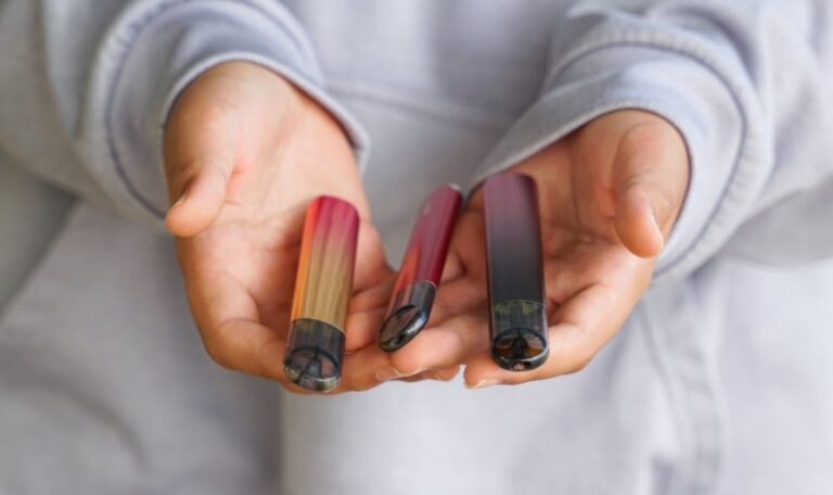 Drei 14‑jährige nach Vape‑Konsum im Krankenhaus – Notarzt im Einsatz