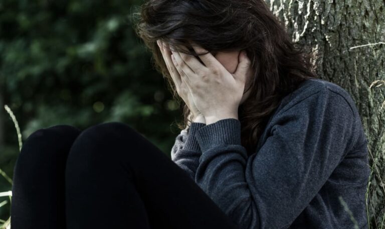 16-Jährige von mehreren Männern vergewaltigt – Täter filmten alles