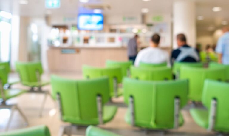 Toter Patient zwei Stunden unbemerkt im Warteraum