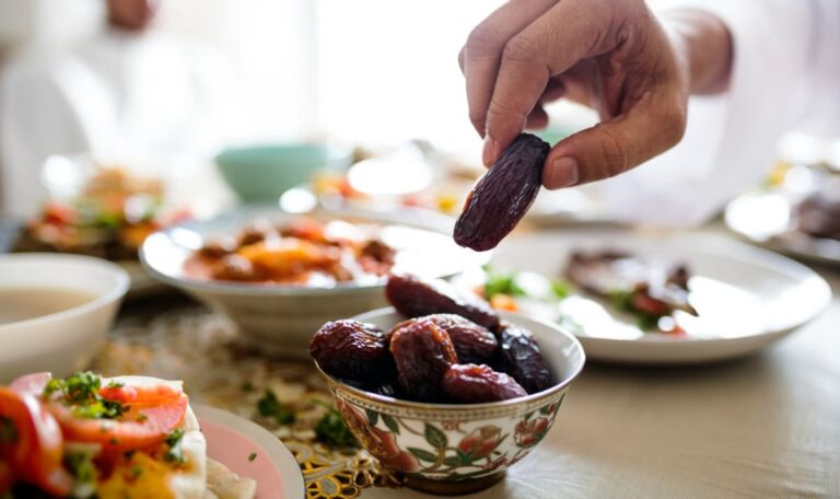 Ramadan sorgt für Schulstreit – Suspendierung löst Diskussion aus