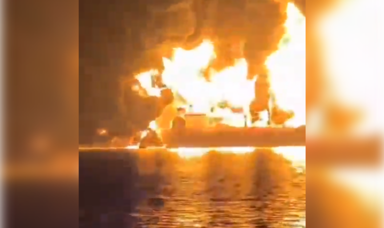 Iran-Krieg: Zwei Öltanker angegriffen – Ölpreise explodieren (VIDEO)