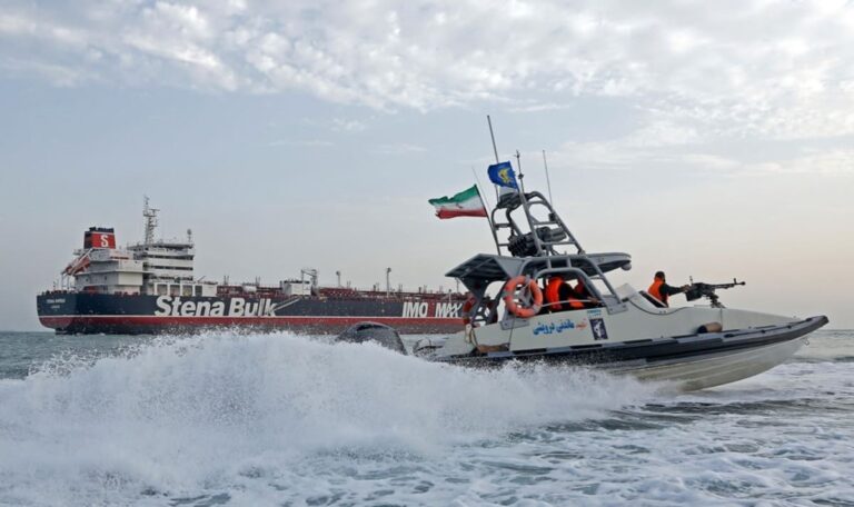 Trump schickt 15 Kriegsschiffe – Iran droht mit Vergeltung