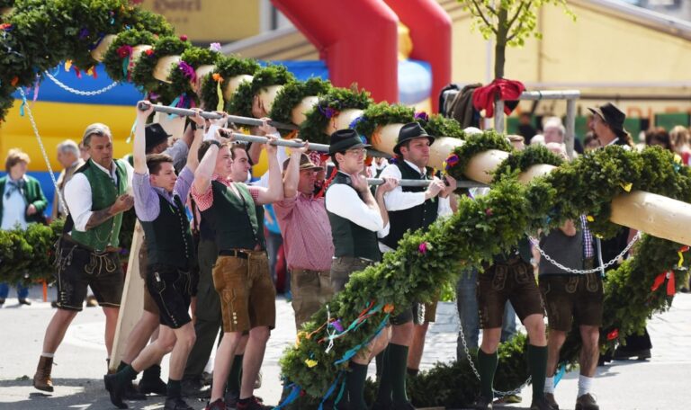 Ganz Wien feiert: Maibaum-Spektakel und Feste rund um den 1. Mai