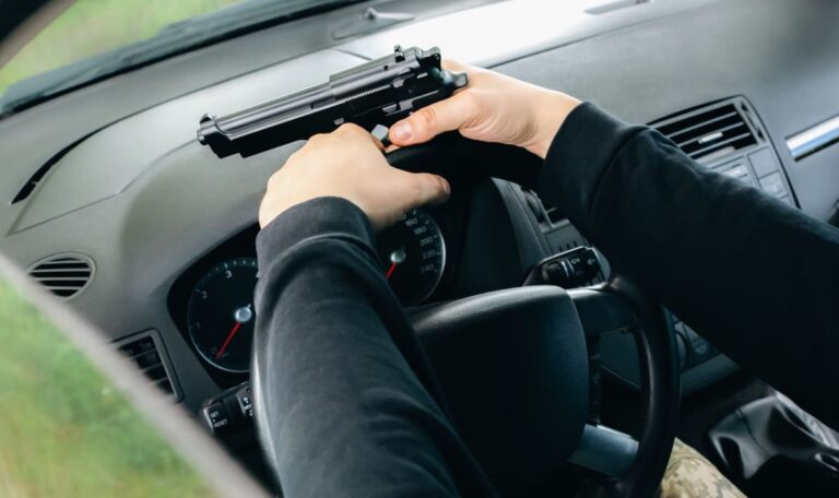 Schüsse aus fahrendem Auto – 18-Jähriger gesteht: „War nur Spaß