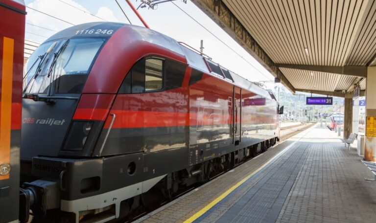Railjet-Drama: Fahrgäste stoppen versuchte Vergewaltigung
