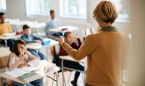 Fünfer droht? Eine Warnung allein reicht nicht – was die Schule anbieten muss