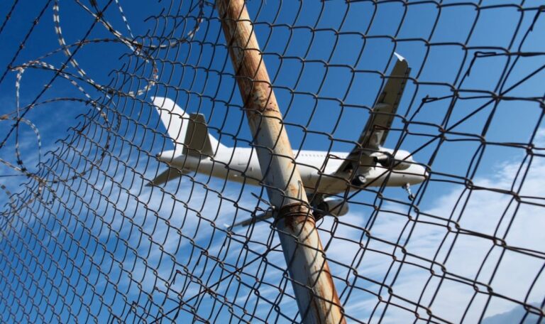 Viermal verurteilt – Intensivstraftäter abgeschoben