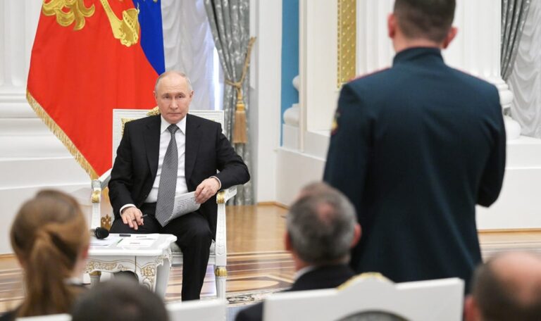 Angst vor Sturz wächst – Putin sperrt Himmel über Moskau