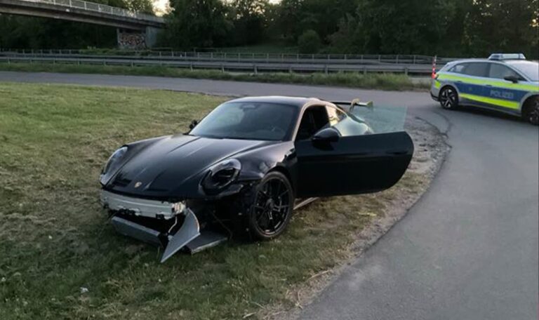 Serbische Kennzeichen: Polizei sucht nach Lenker von verlassenem Porsche