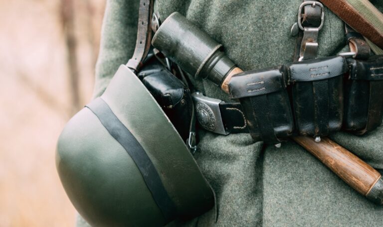 SS-Uniformen aus Theater gestohlen – DNA-Spuren am Tatort