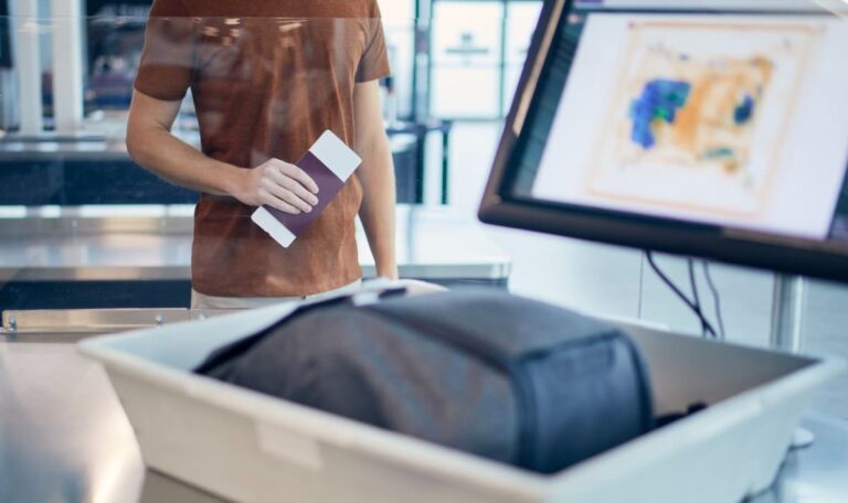Sicherheitskontrolle zu „kitzelig“: Passagier zieht vor Verwaltungsgerichtshof