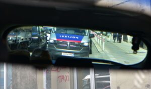 Mit 161 km/h durch Wien: Raser verliert wohl Auto und Führerschein