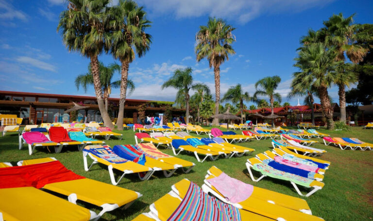 Handtuch-Trick: Urlauber klagt wegen blockierter Liegen – und bekommt recht