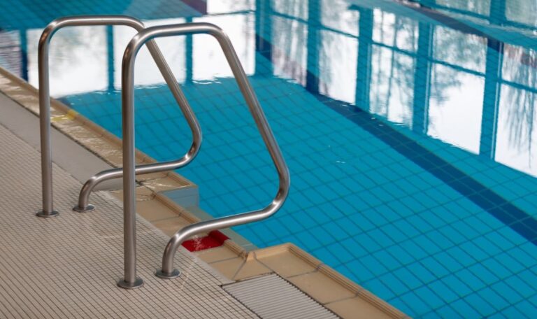 Zwei Bäder zu: In Wien gibt es hier keinen Sprung ins Wasser