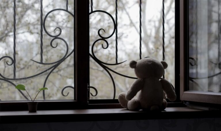 Neunjähriges Mädchen stirbt nach plötzlichen Symptomen