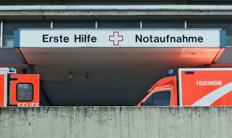 Brutaler Angreifer schlägt zwei Frauen in Tiefgarage nieder
