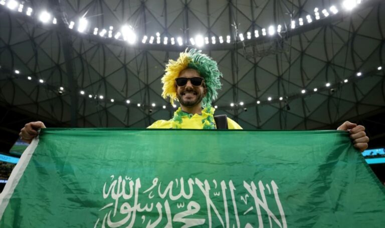 WM-Ausnahme: Warum Saudi-Arabiens Fahne nie den Rasen berühren darf