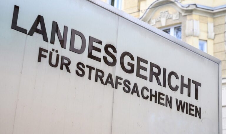 Folter-General aus Syrien in Wien vor Gericht – 21 Opfer klagen an