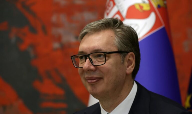 Jobgarantie: Vučić kündigt Subventionen für Rückkehrer nach Serbien an