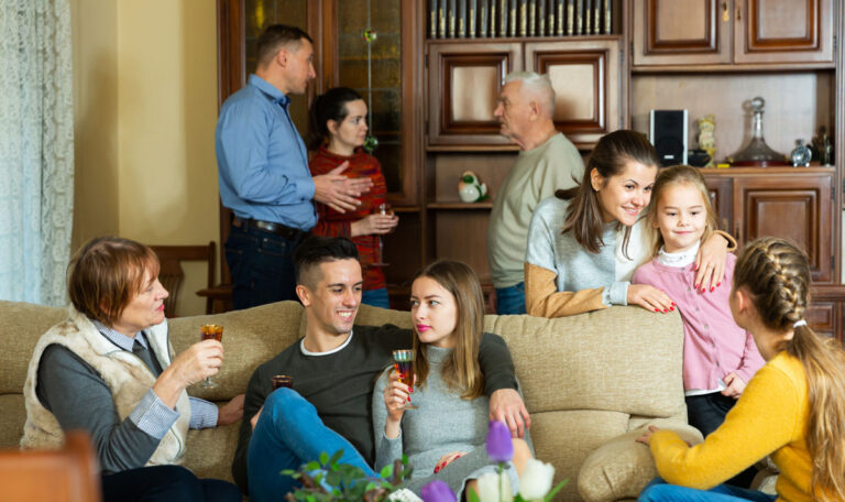 Wenn der Schatz kein „naš“ ist: Mischehen und das erste Familientreffen