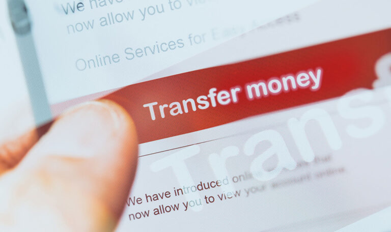 Geld in die Heimat schicken 2026: So sparen Sie bei Gebühren, Wechselkurs und Bargeld