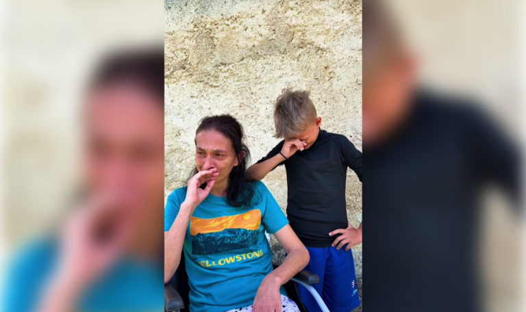 Mama sitzt im Rollstuhl: Was ihr Sohn sich wünscht, rührt den ganzen Balkan!