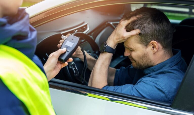 Mehr als 5 Promille: Polizei erwischt denselben Lenker zweimal