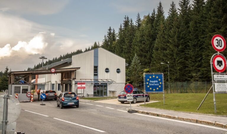 Verstorbene über die Grenze bringen: Diese Dokumente brauchen Sie