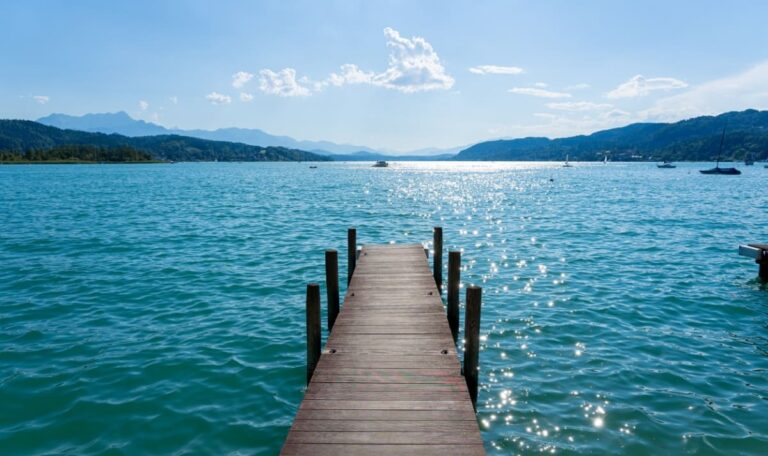 Badesachen am Ufer gefunden: Leiche aus Wörthersee geborgen
