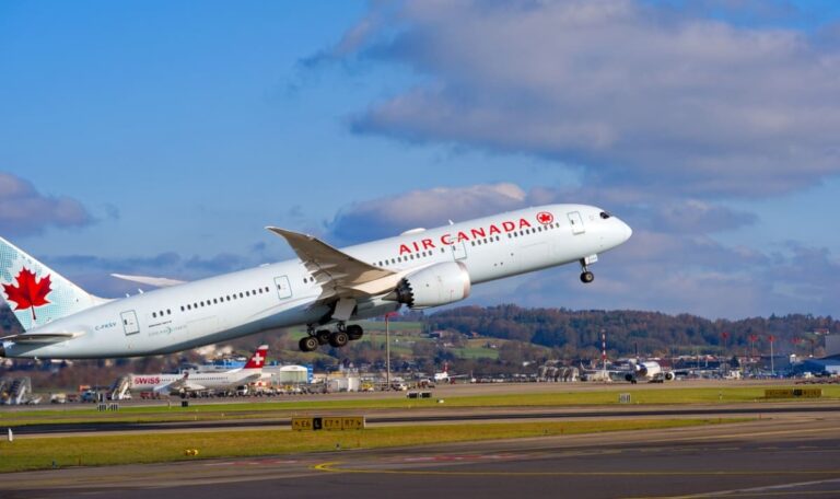 900 Flüge ohne Lizenz: Pilot täuschte Airline 16 Jahre lang