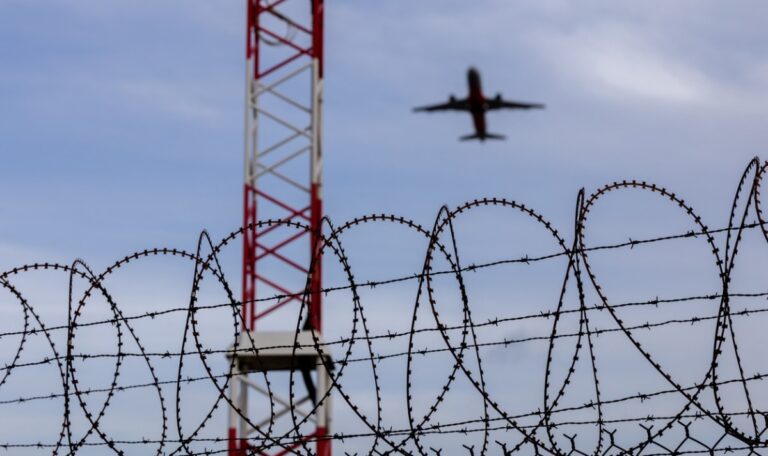 Stocker zieht die Reißleine: Neue Abschieberegel trifft Straftäter