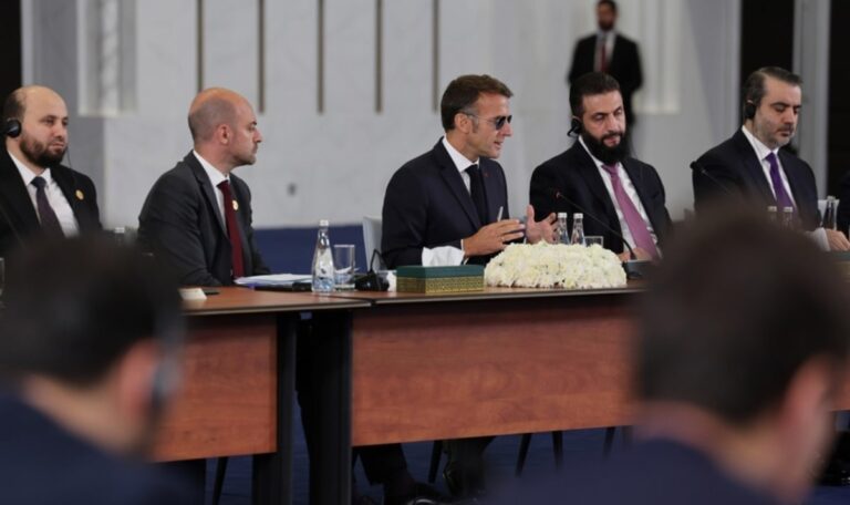 Macron in Syrien: Bomben explodieren nahe seines Hotels