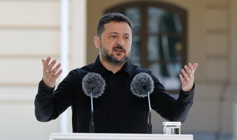Machtkampf in Kiew: Selenskyj feuert Minister, wenn sie zu beliebt werden