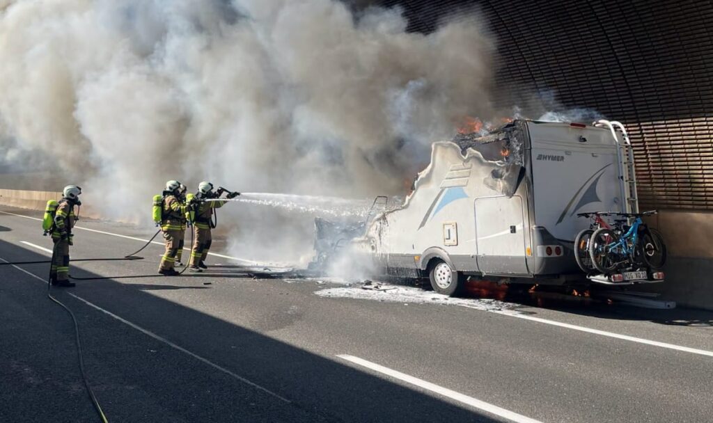 Wohnmobil in Flammen – Familie entkommt in letzter Sekunde (FOTOS)
