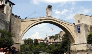 Eigene Doku, Live-Musik: Mostar feiert 460 Jahre Brückenspringen