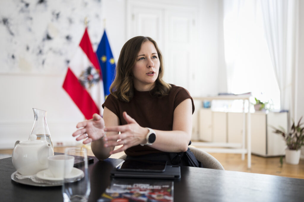 Bundesministerin Claudia Bauer