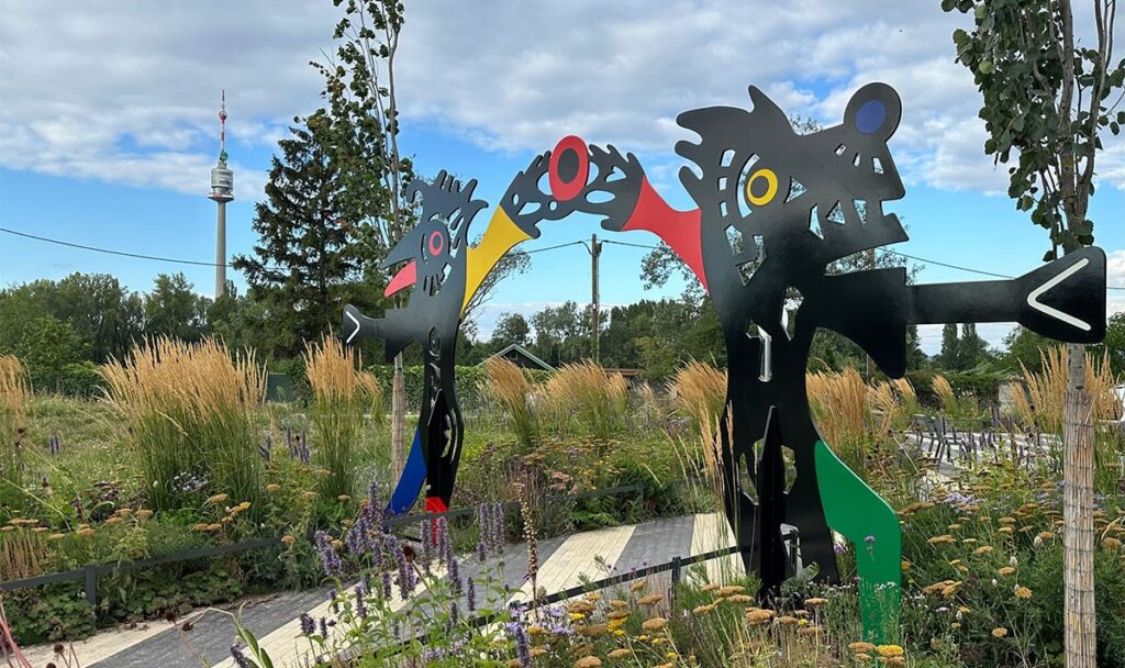 14 Kunstwerke, 150 Bäume, ein Sprung ins Wasser – Neue Oase an der Alten Donau