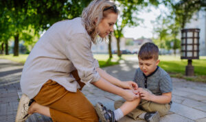 Erste Hilfe für Kinder: Was Eltern können sollten