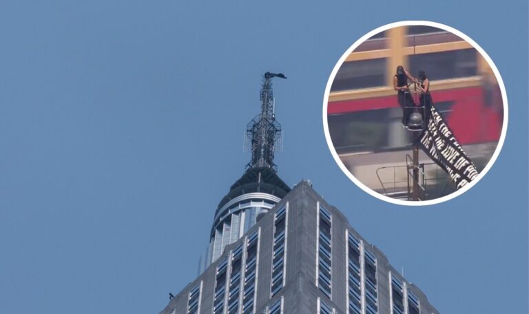Heiratsantrag über den Wolken: Paar erklimmt Wahrzeichen New Yorks (VIDEOS)