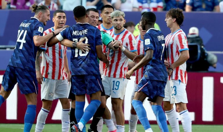 Kneipenschlägerei“: Heftige Kritik an Schiri nach Frankreich-Paraguay (VIDEOS)