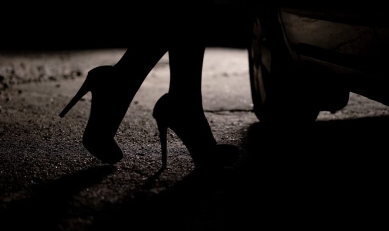 Menschenhandel im Massagestudio: Frauen zur Prostitution gezwungen