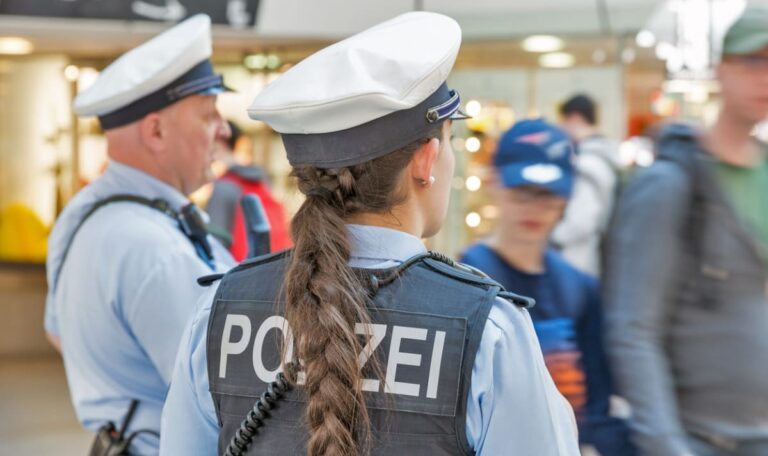 Messer, Feuer, Großeinsatz – brutaler Angriff erschüttert Stuttgart