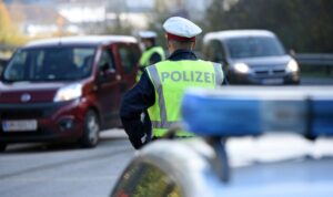Neue Verkehrsstrafen: So teuer wird Rasen und Falschparken ab 2027