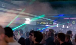 Wien tanzt unter der Erde: U-Bahn-Station wird zum Techno-Club